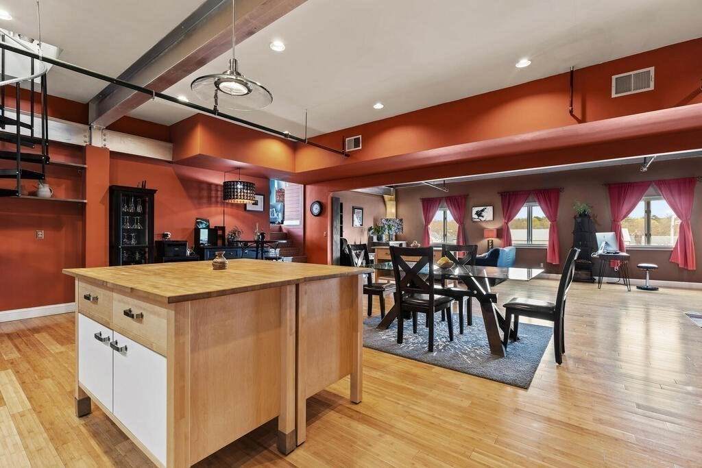 1391 Hyde Park Ave - Photo 1