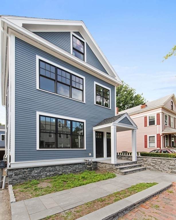 70 Otis St - Photo 1