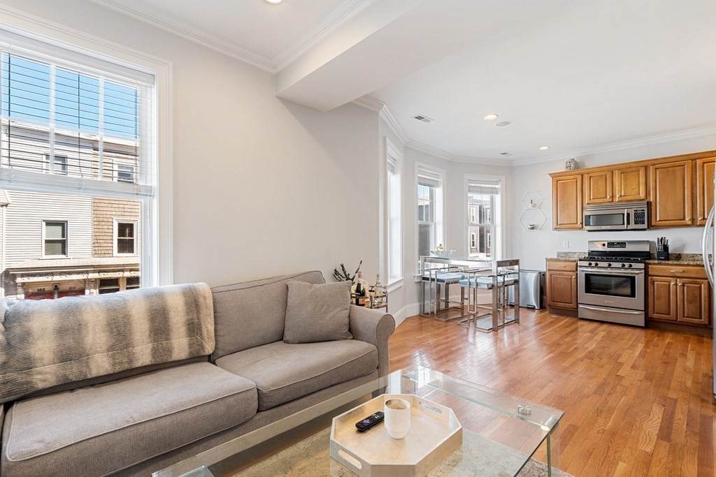 153 L St - Photo 1