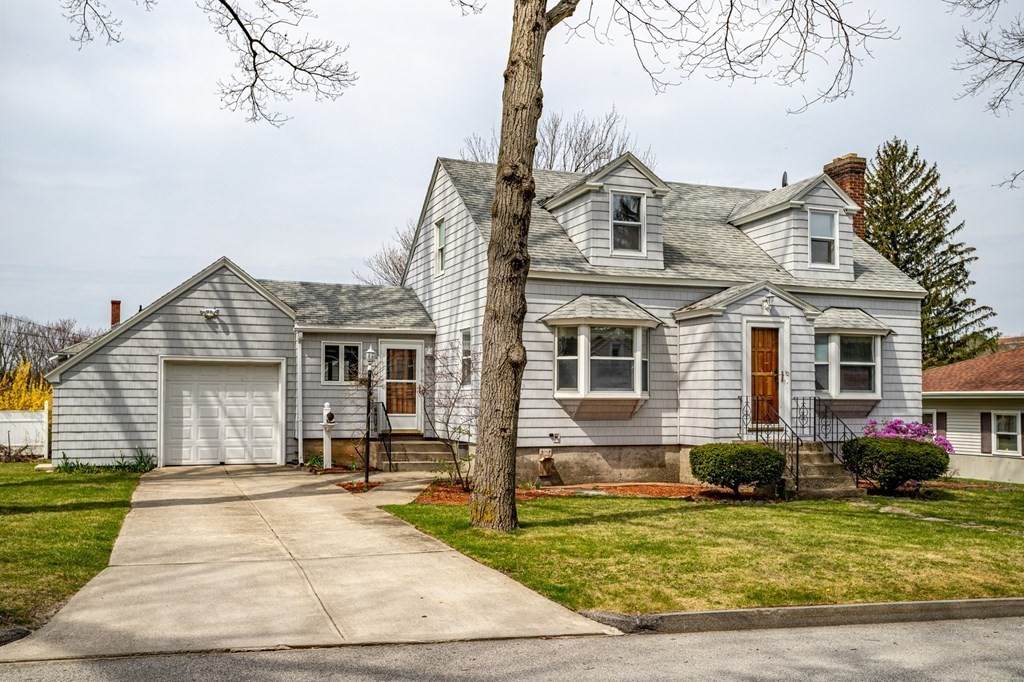12 Middlesex Ave - Photo 1