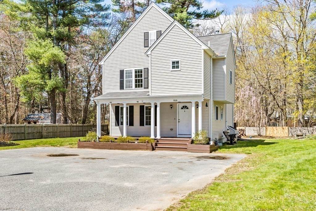 958 Monponsett St - Photo 1