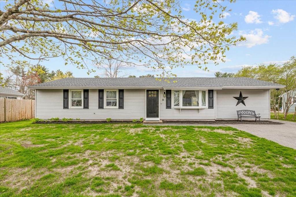 11 Pine Tree Dr - Photo 1
