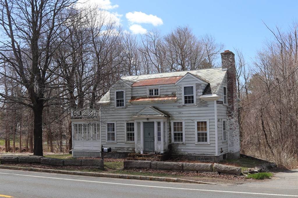 619 Pleasant St - Photo 1