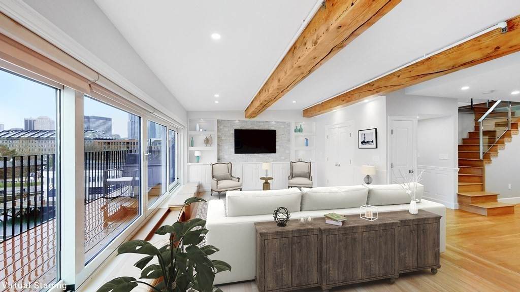 51 Commercial Wharf - Photo 1