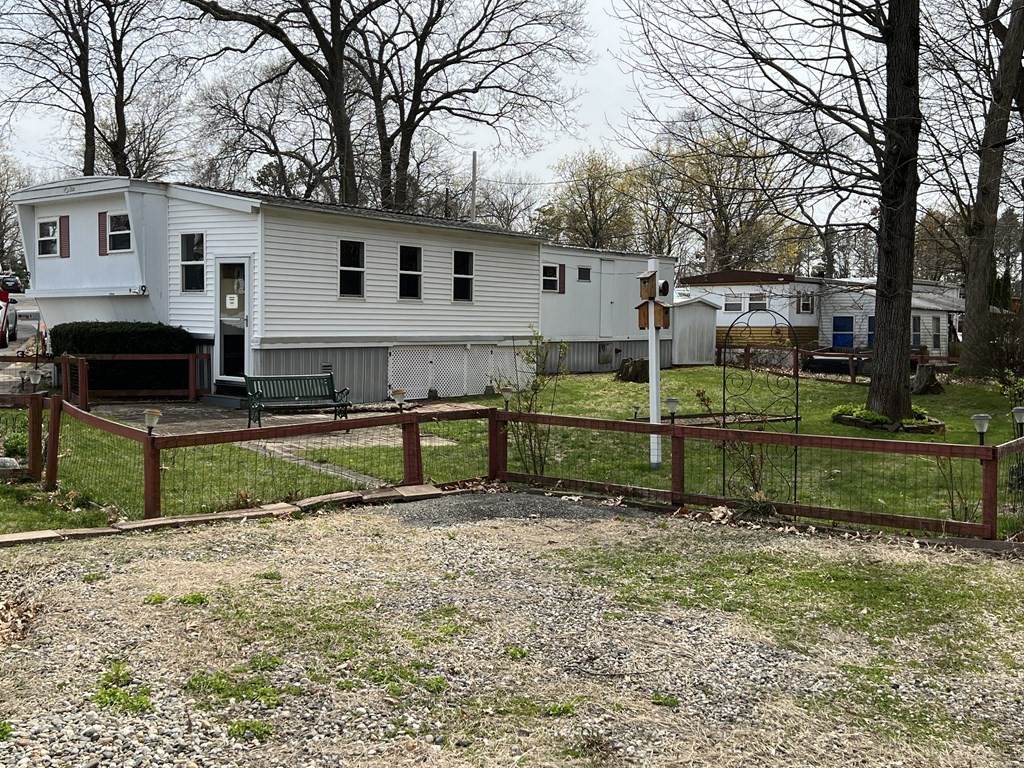 9 Hummingbird Drive - Photo 1