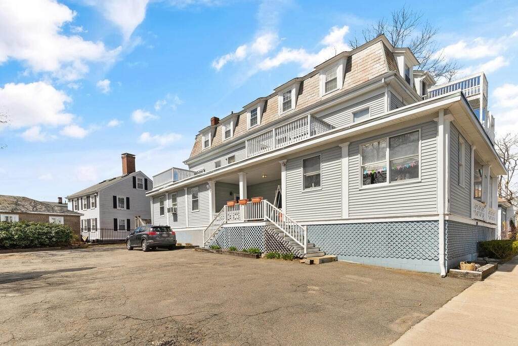 8 Vine St - Photo 1