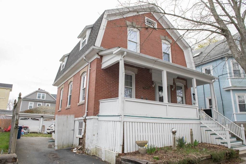 110 Willow St - Photo 1