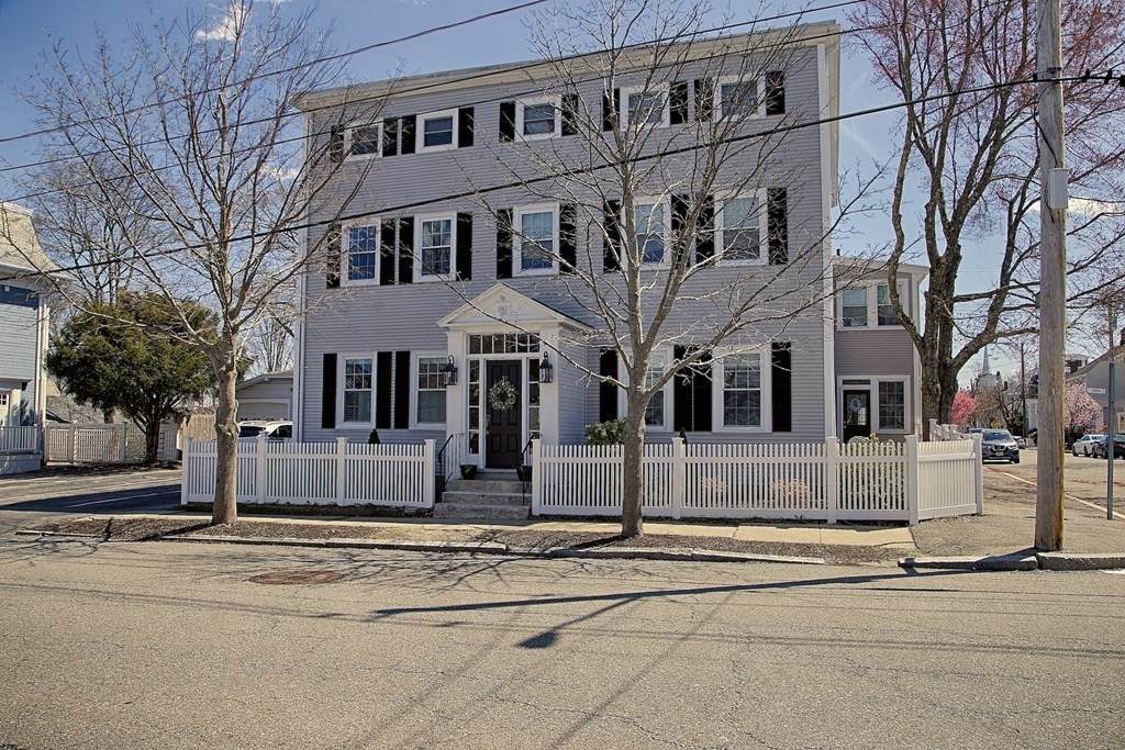 39 Bromfield St - Photo 1