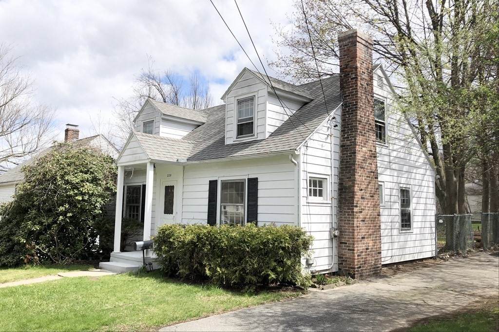 229 Emerson St - Photo 1