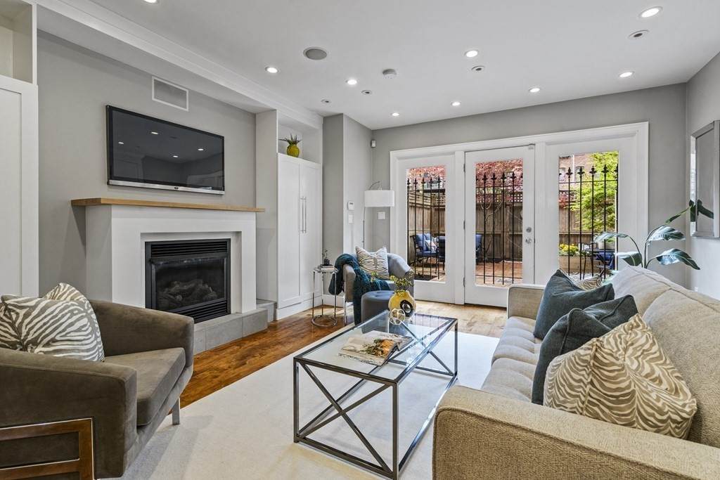 173 Warren Ave - Photo 1