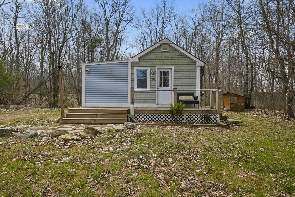 20 Peters Avenue - Photo 1