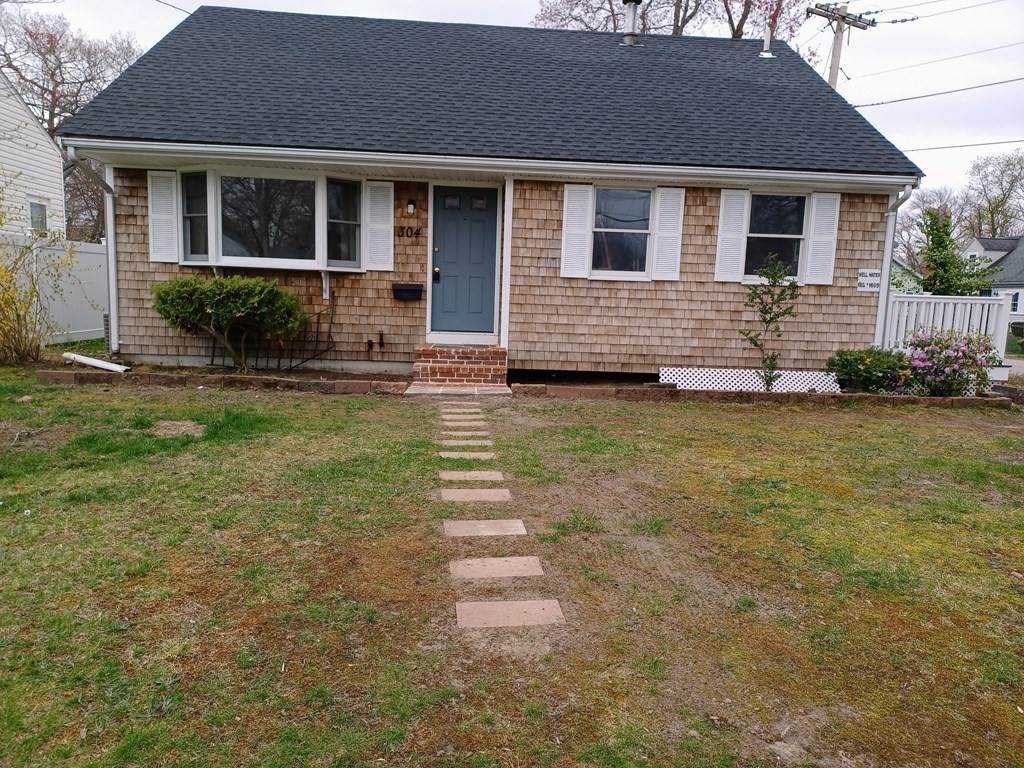 304 Hillberg Ave - Photo 1