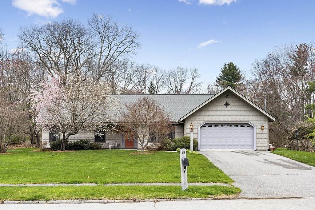 19 Sierra Dr - Photo 1