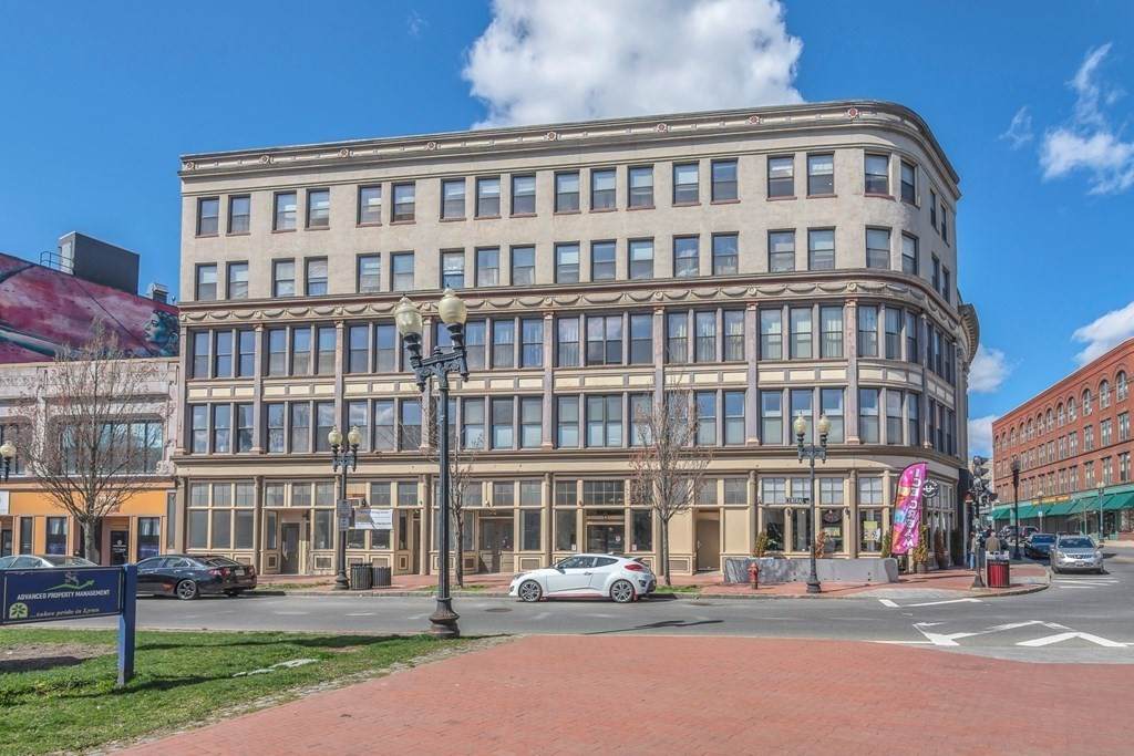 7 Central Sq - Photo 1