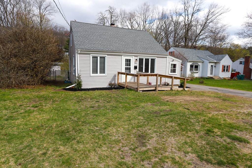 105 Wallace Rd - Photo 1