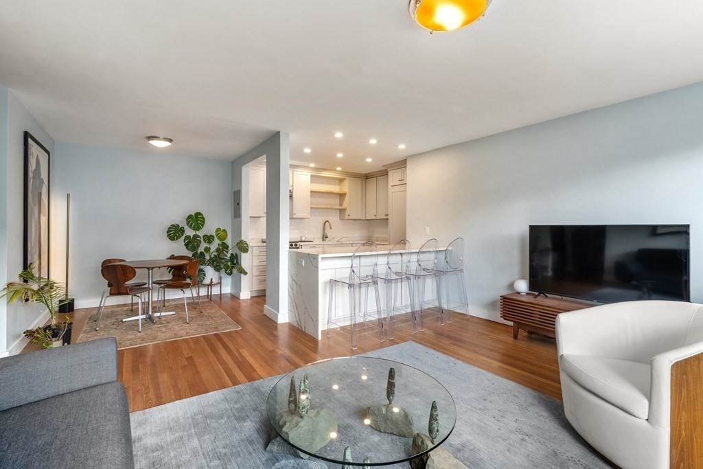 1643 Cambridge - Photo 1
