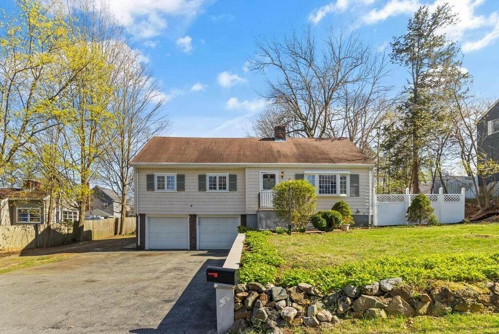 8 Wakefield St - Photo 1