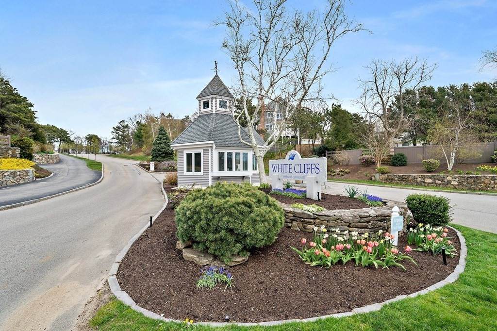 6 Westcliff Dr - Photo 1