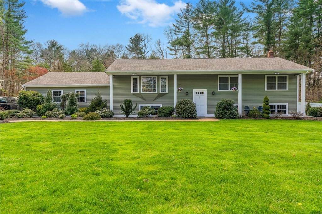 220 Adams Circle - Photo 1