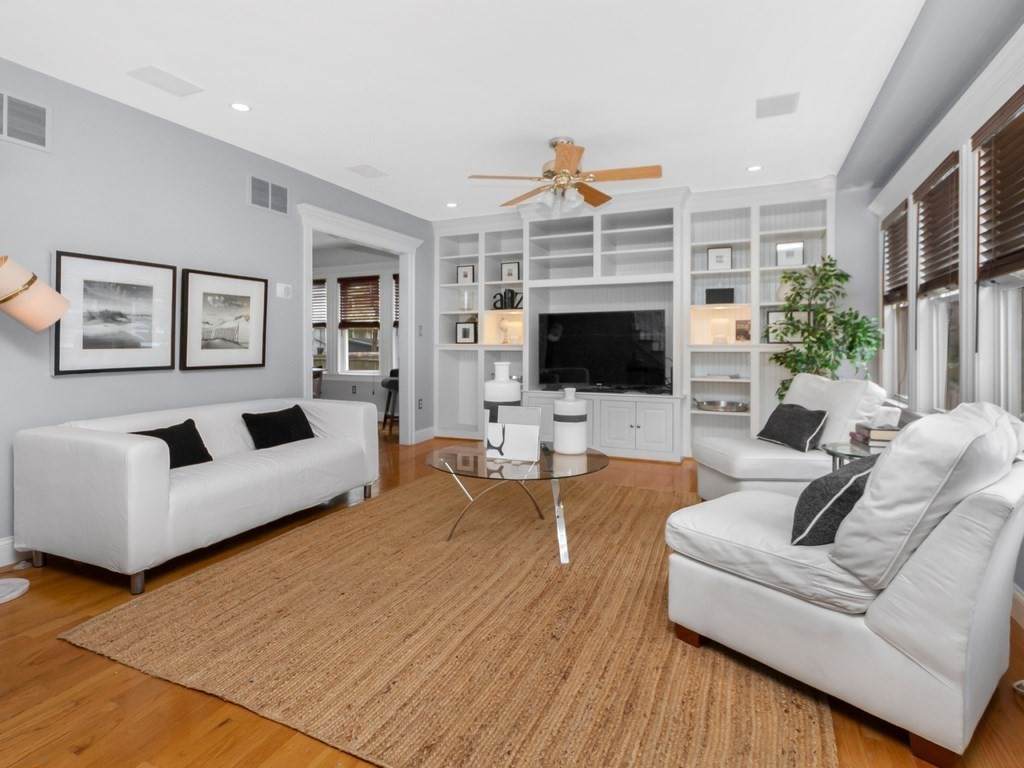 20 Lenoxdale Ave - Photo 1
