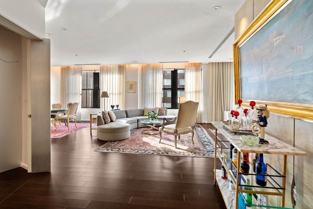 9 W Broadway - Photo 1