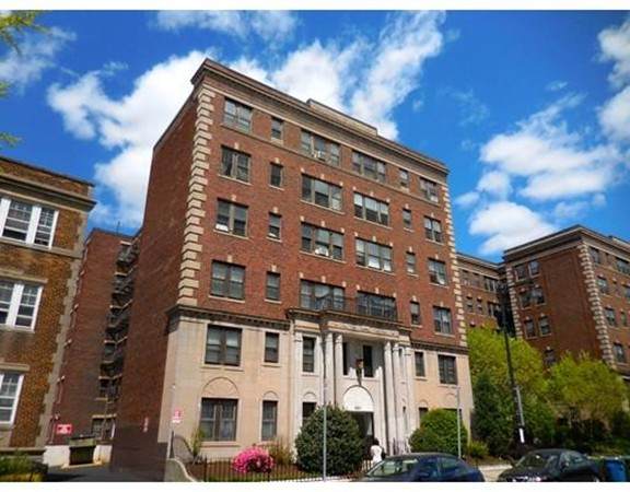 2003 Commonwealth Ave - Photo 1