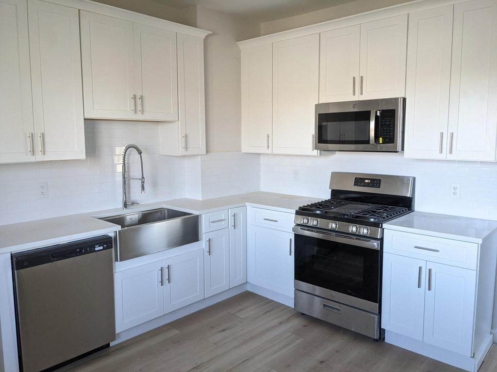 252 Magnolia - Photo 1