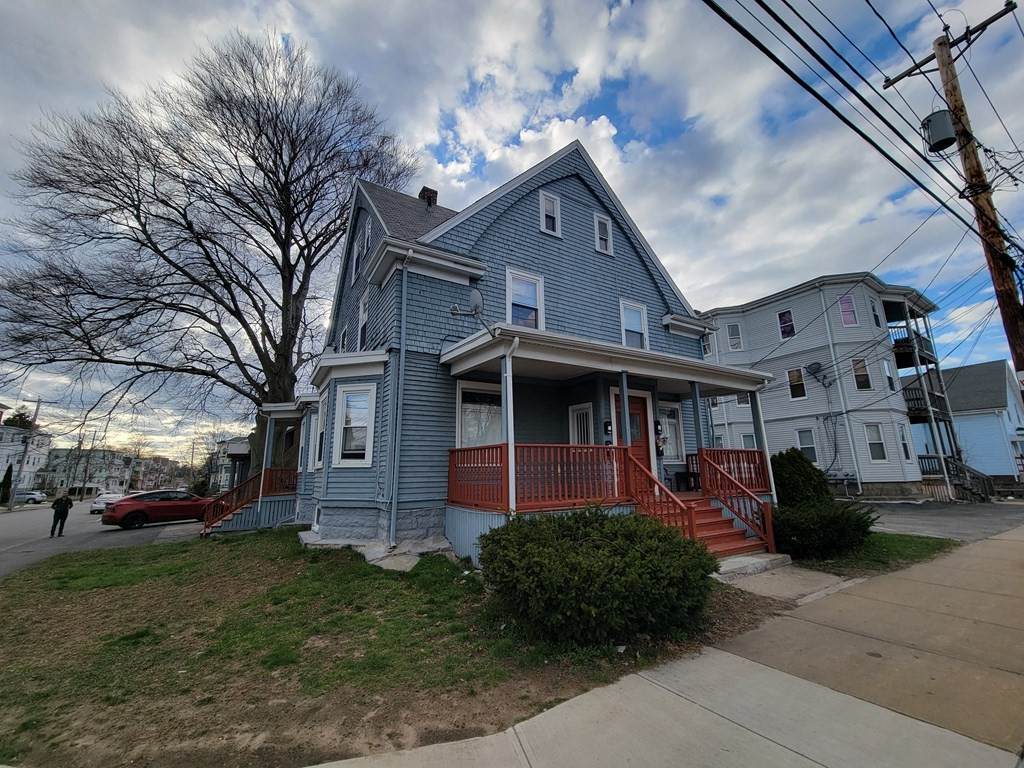 933 Warren Ave - Photo 1