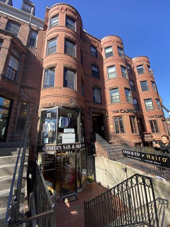 161 Newbury St - Photo 1