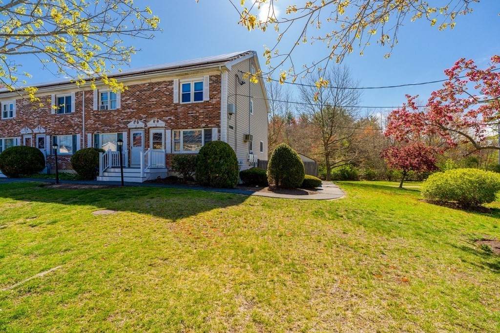 18 Douglas Dr - Photo 1