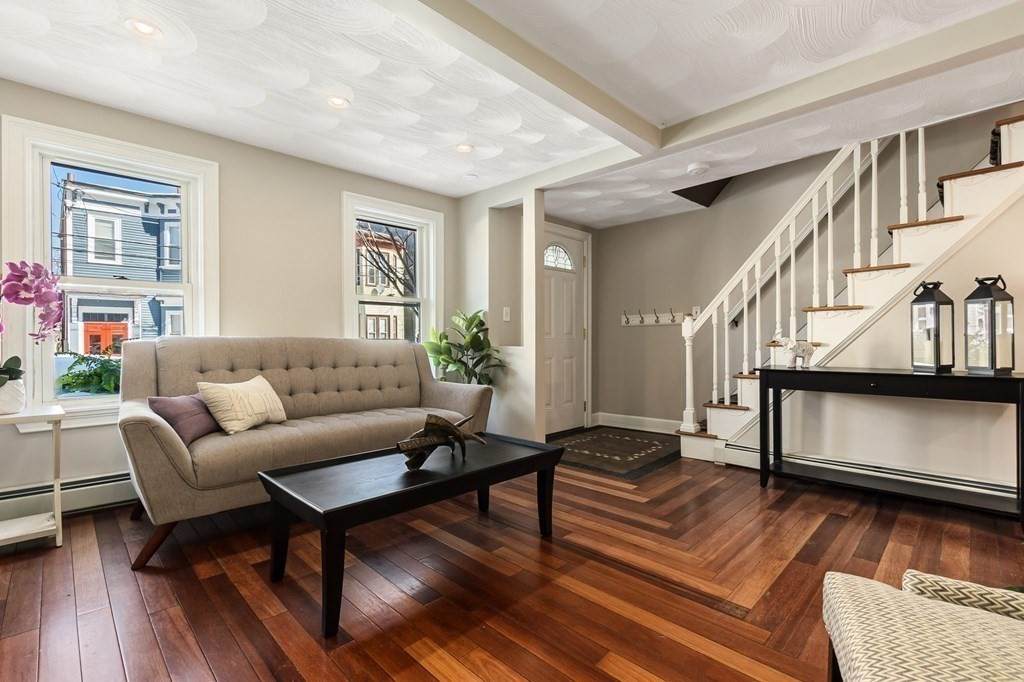 467 Sumner - Photo 1