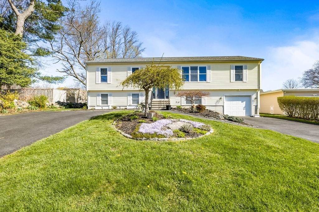 360 Perron Ave - Photo 1