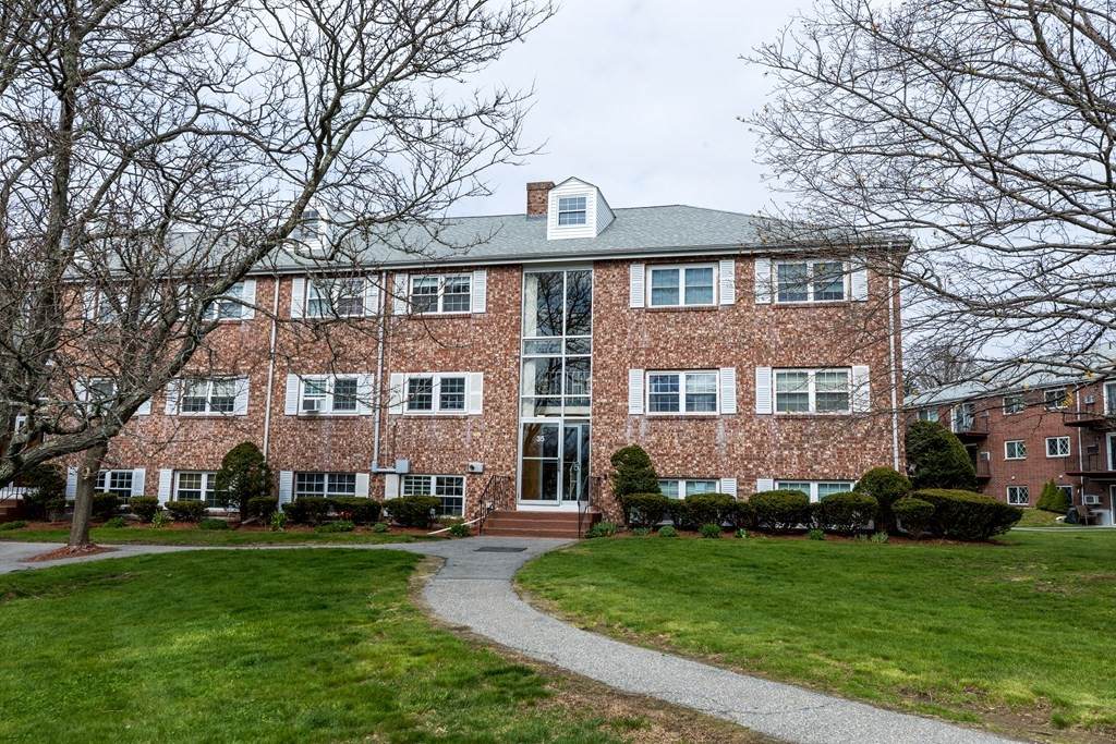 35 Fernview Ave - Photo 1