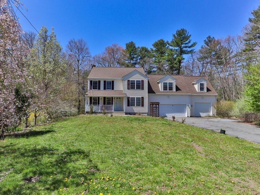 51 Strawberry Ln - Photo 1