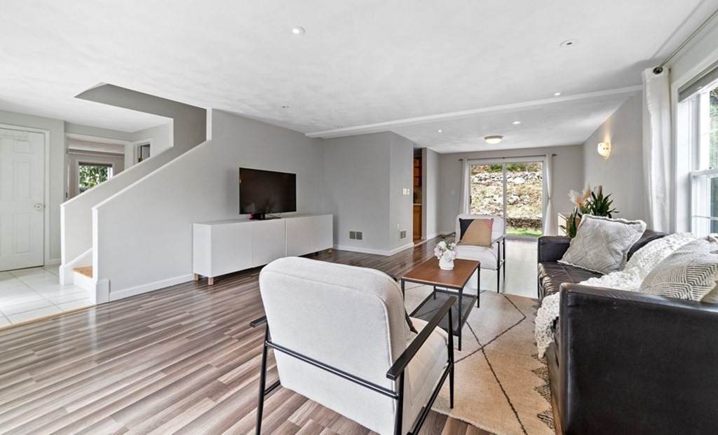 61 Las Casas St - Photo 1