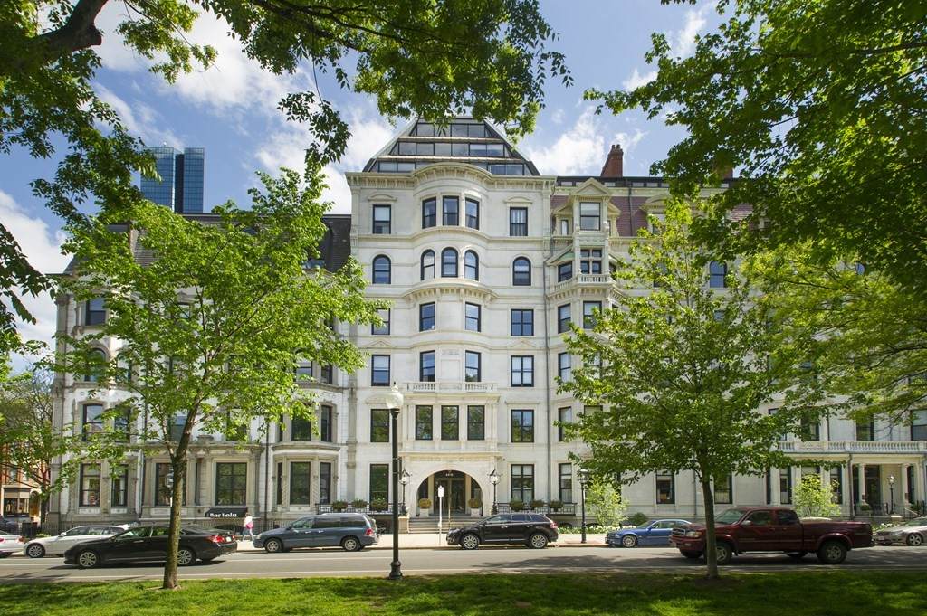 160 Commonwealth - Photo 1