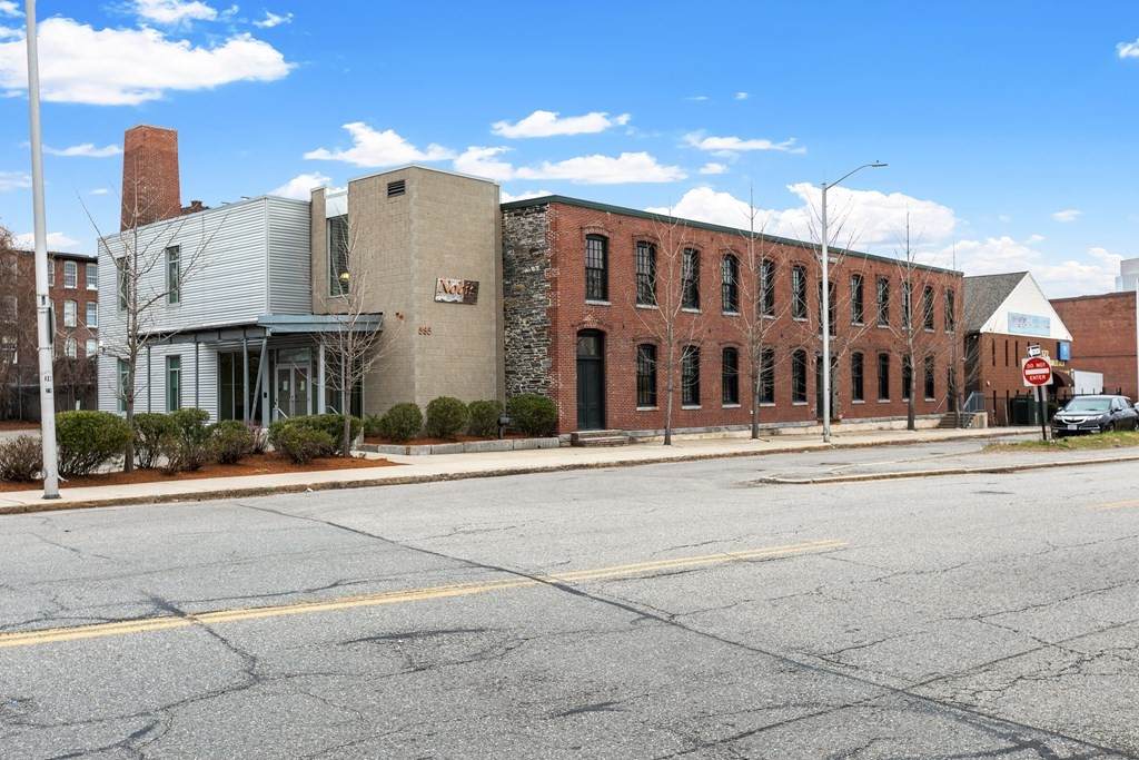 585 Middlesex St - Photo 1