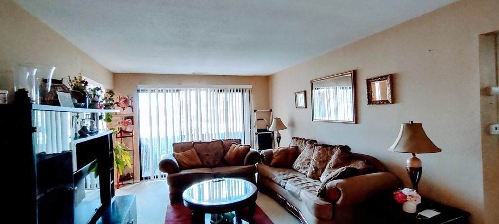 12 Shrewsbury Green Dr - Photo 1