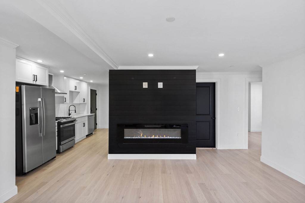 25 Lynde St - Photo 1