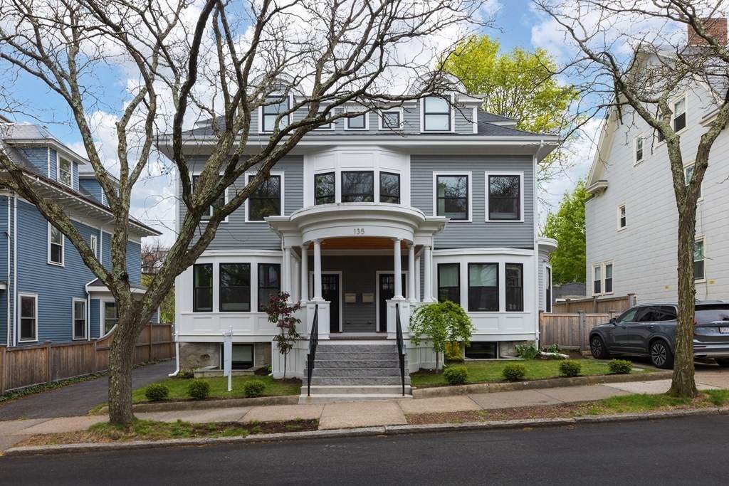 135 Thorndike - Photo 1