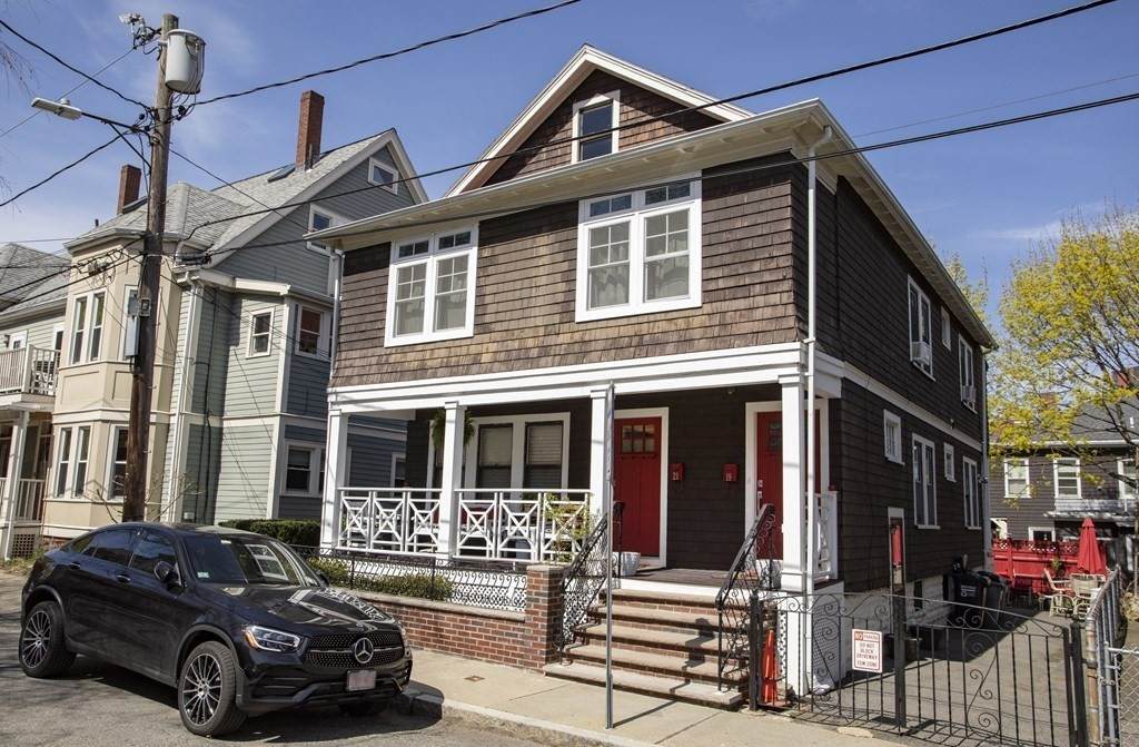 19 Whitney Ave - Photo 1