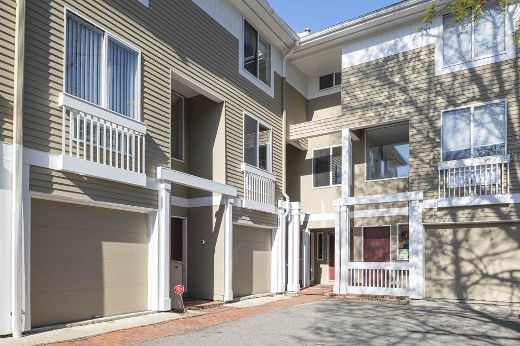 39 Dana Street - Photo 1