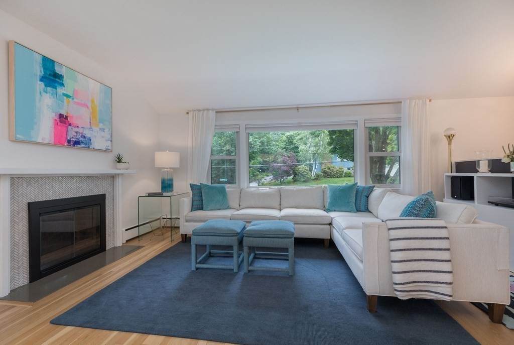 16 Carriage Ln - Photo 1