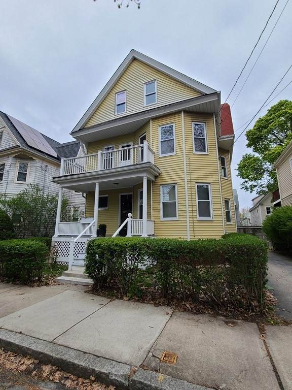 31 Spencer Avenue - Photo 1
