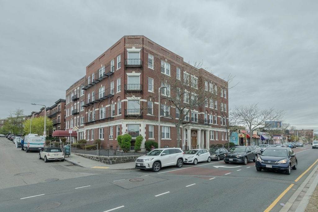 178 Brighton Ave - Photo 1