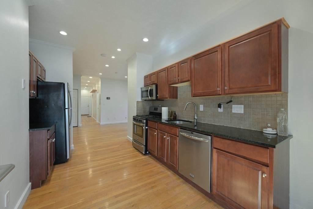 614 Dorchester Ave - Photo 1