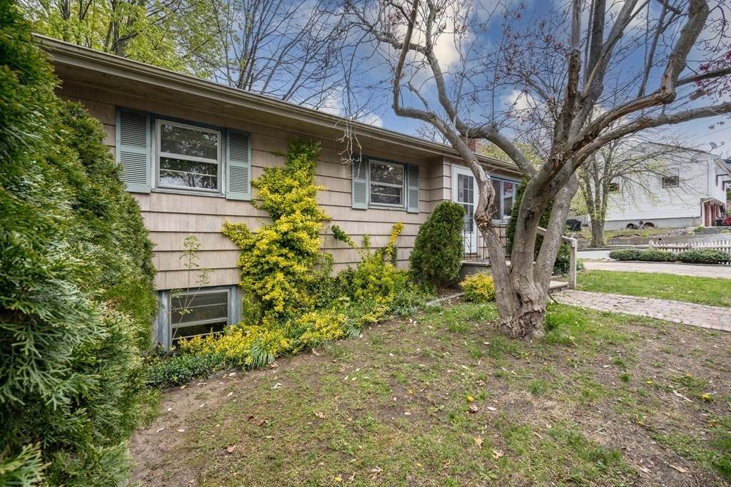 35 Crosstown Ave - Photo 1