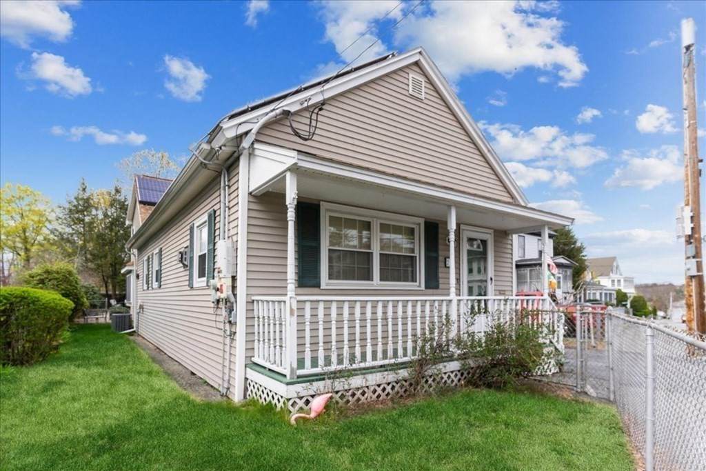 216 Methuen - Photo 1
