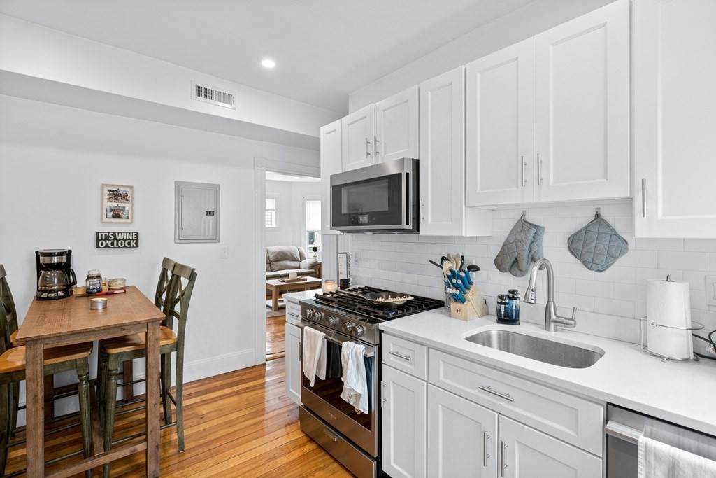 7 Hallam Street - Photo 1
