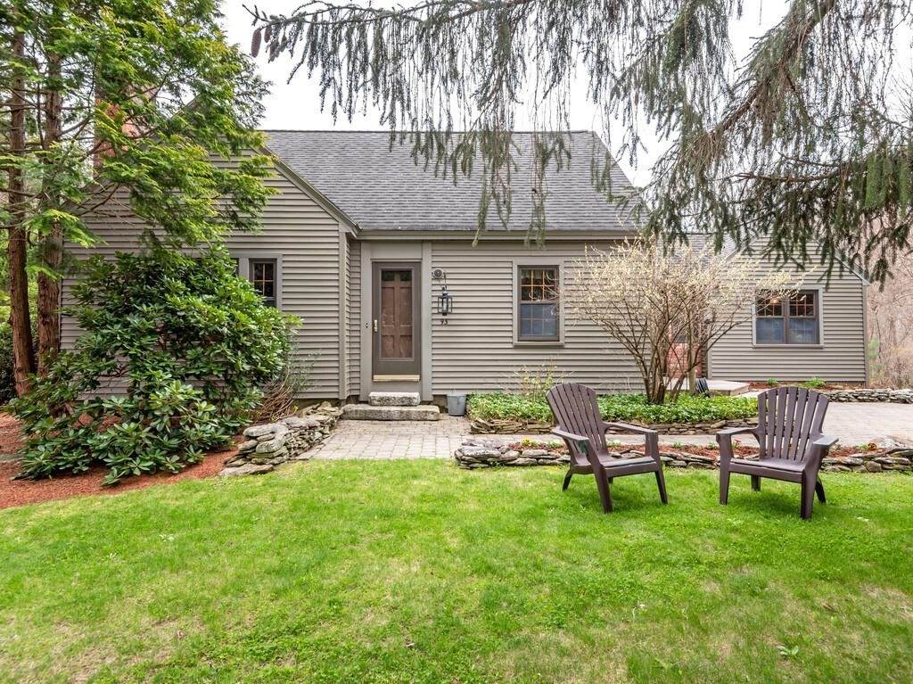 93 Elmwood St - Photo 1